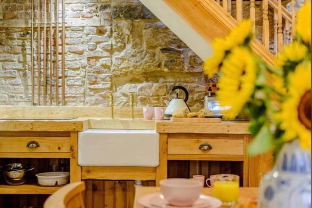 The Cow House - In The Heart Of Whitby Villa Eksteriør billede